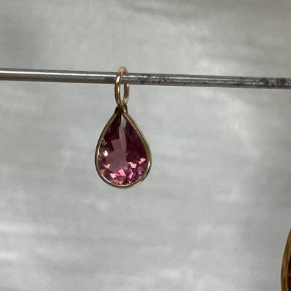 1.6CT Purplish Fuschia Tourmaline Pear Shape  14K Yellow Gold Pendant 14X6mm - Picture 6 of 7